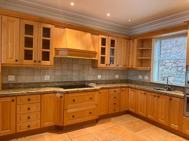 To Let 4 Bedroom Property for Rent in Fish Hoek Western Cape